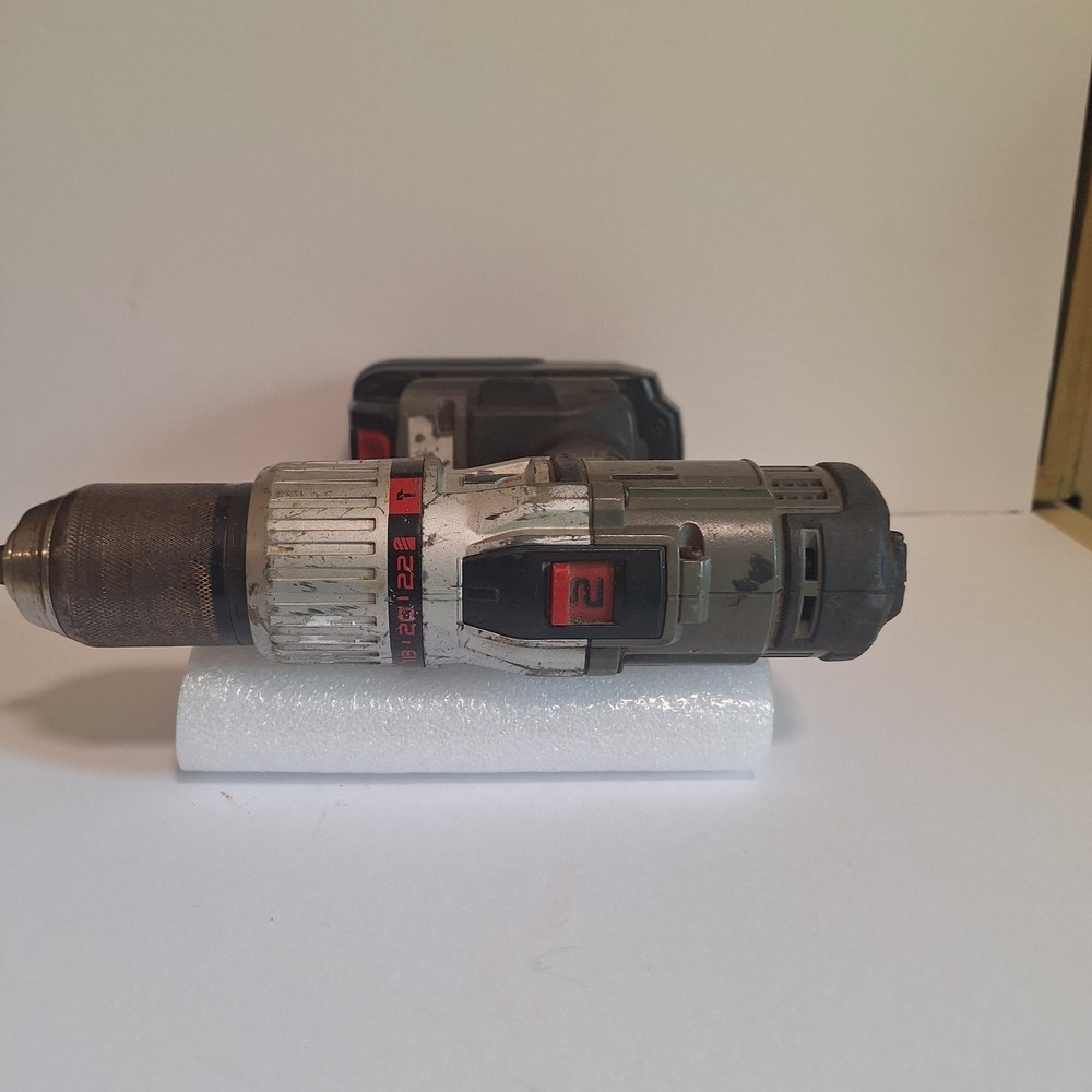 Porter Cable 18V Cordless Drill Driver with 2 Batteries and Charger Set - Picture 4 of 8